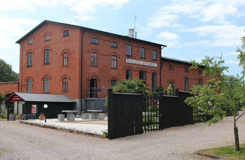 Fil:Ravlunda bränneri.jpeg