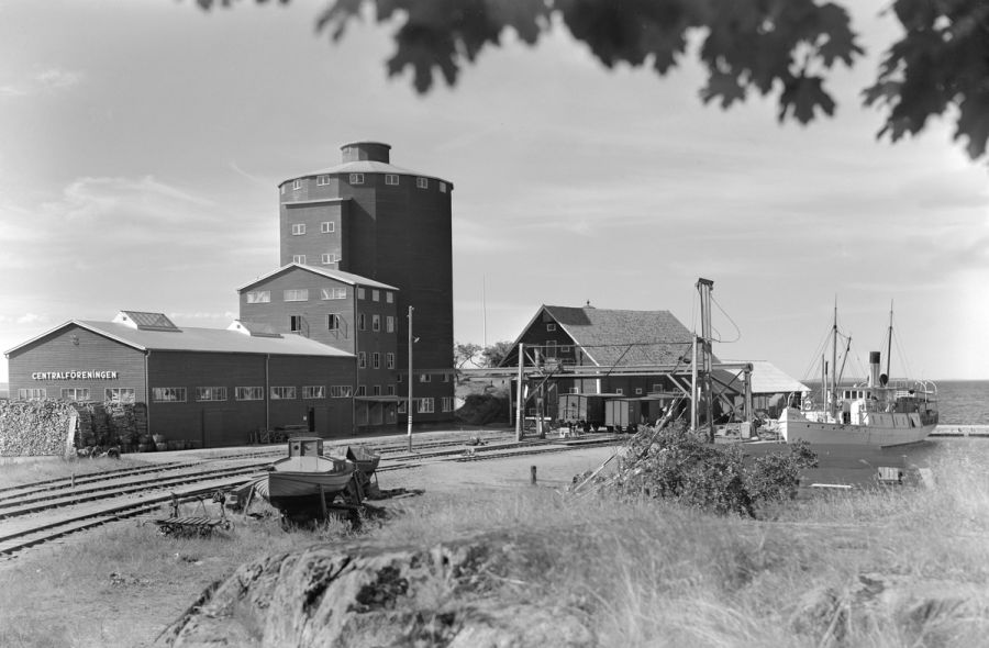 Hästholmens hamn.jpg