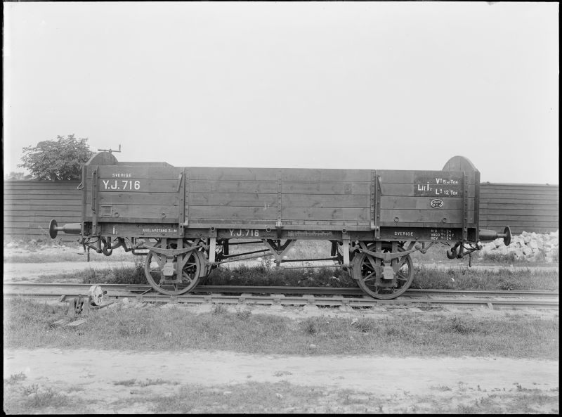 YJ I2 716.jpg